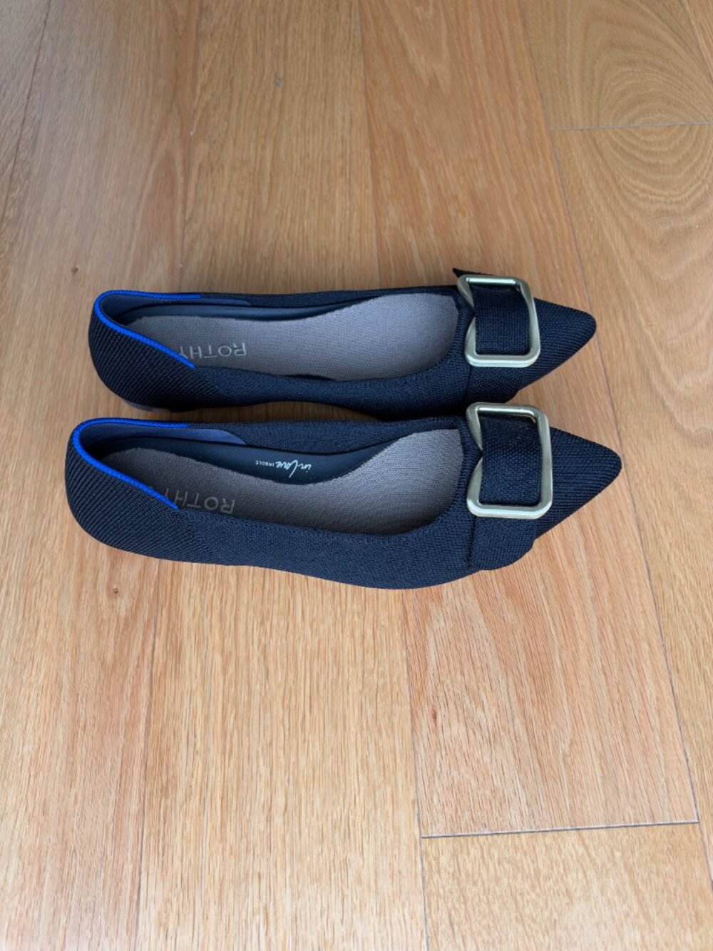 LIKE NEW Rothy's The Emblem Point II - size 9 - Picture 9 of 12